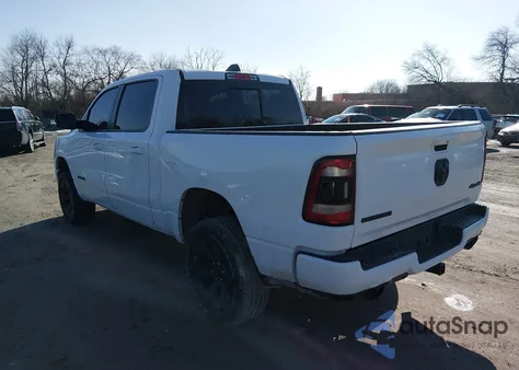 2021 Ram 1500 Big Horn 4X4 5'7 Box z USA, uszkodzony, nr VIN 1C6SRFFT7MN620864